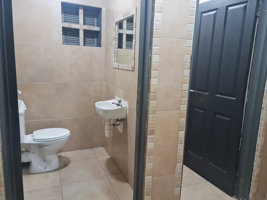 To Let commercial Property for Rent in Gants Plaza Western Cape